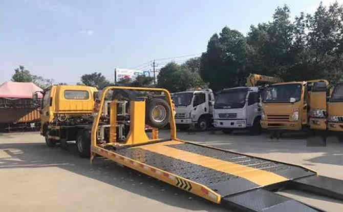 兴化汽车中途维修案例